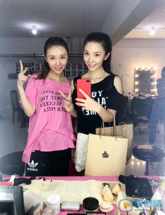 刘嘉格姐妹生活照 刘嘉格高清写真_刘嘉格高清剧照