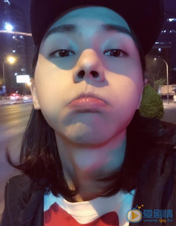 周锐卖萌表情包 周锐卖萌表情包