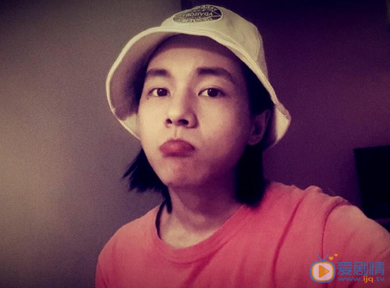 周锐卖萌表情包 周锐高清写真_周锐高清剧照
