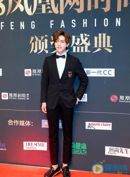 周锐出席活动 周锐高清写真_周锐高清剧照