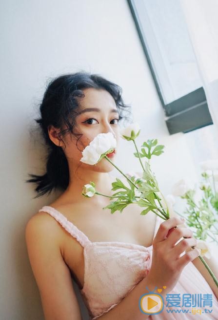 赵闪闪白色写真 赵闪闪高清写真_赵闪闪高清剧照