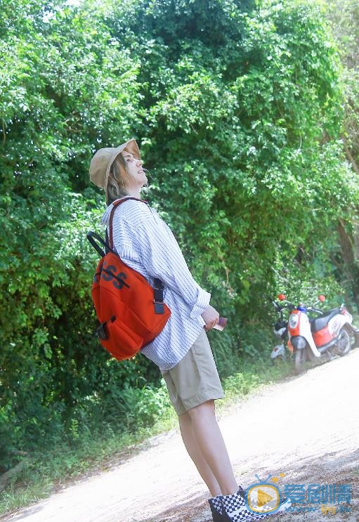 周锐夏日清爽街拍 周锐高清写真_周锐高清剧照