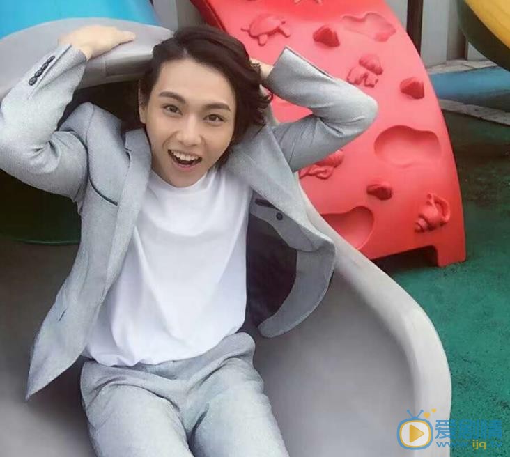 周锐卖萌表情包 周锐高清写真_周锐高清剧照