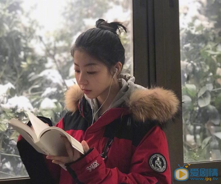 许瑞航与人合照 许瑞航高清写真_许瑞航高清剧照