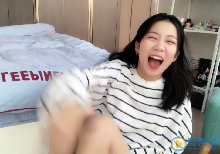 许瑞航与人合照 许瑞航高清写真_许瑞航高清剧照