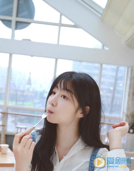 许瑞航白色写真 许瑞航高清写真_许瑞航高清剧照