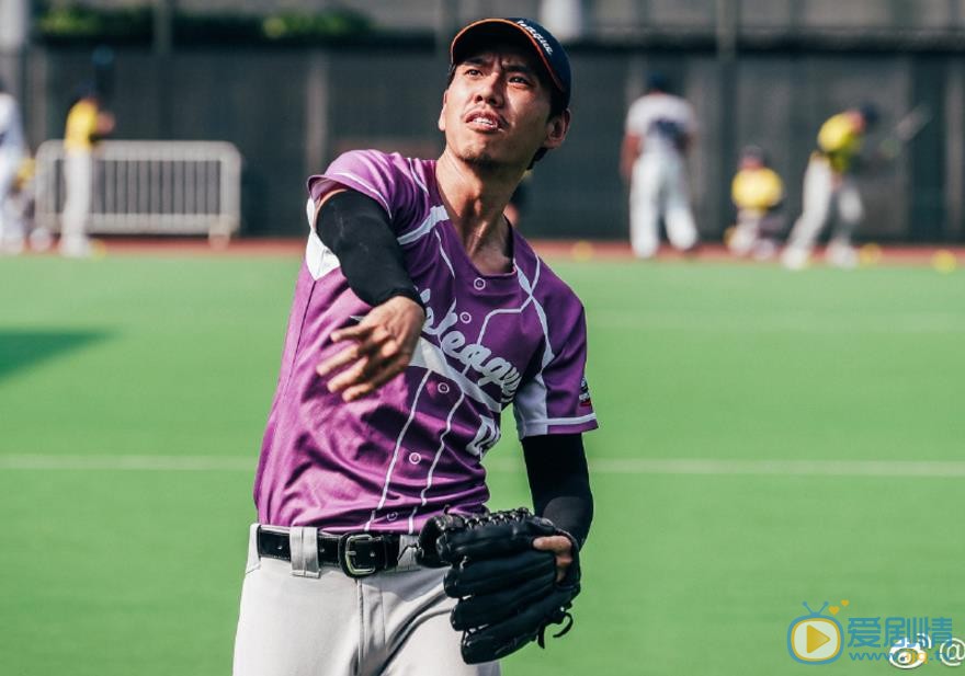 杨森打球运动 杨森高清写真_杨森高清剧照