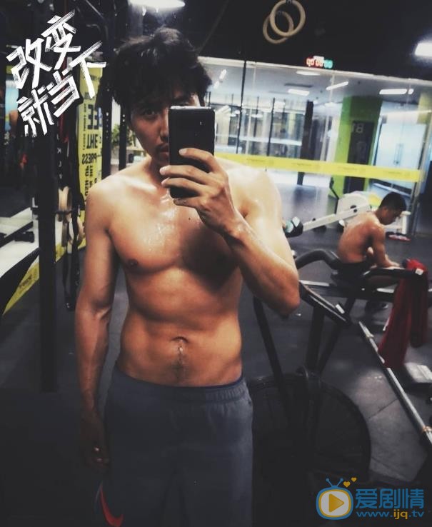 杨森肌肉大片 杨森高清写真_杨森高清剧照