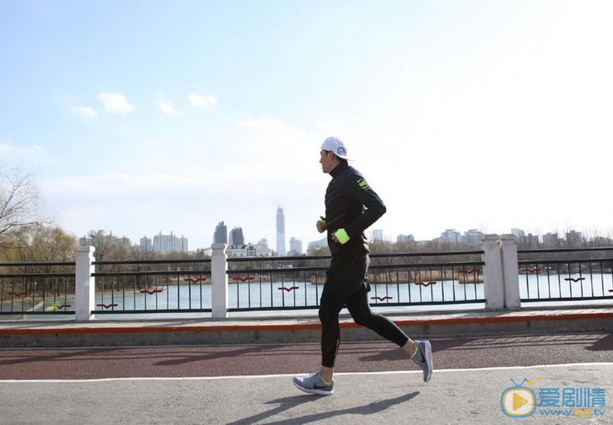 杨森健身运动照 杨森高清写真_杨森高清剧照