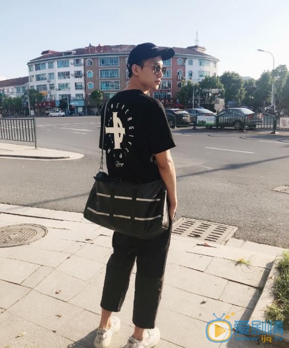 李唯枫街拍写真 李唯枫高清写真_李唯枫高清剧照