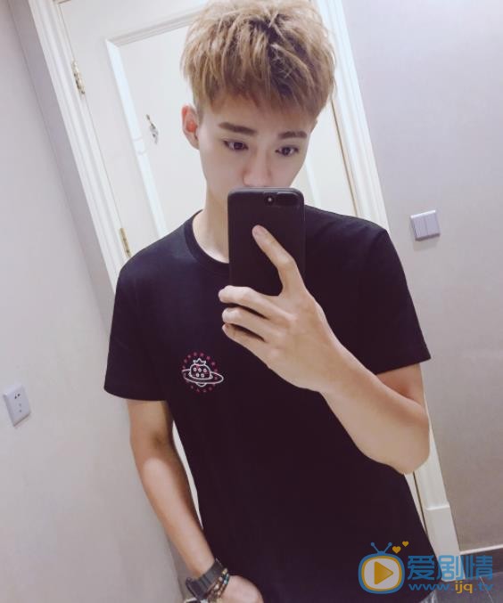 李唯枫自拍照 李唯枫高清写真_李唯枫高清剧照