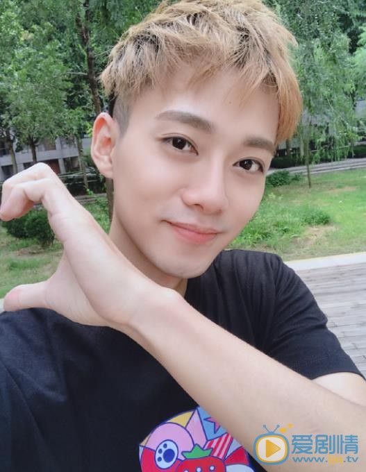 李唯枫自拍照 李唯枫高清写真_李唯枫高清剧照