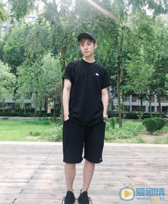 李唯枫穿搭写真 李唯枫高清写真_李唯枫高清剧照
