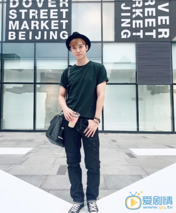 李唯枫街拍写真 李唯枫高清写真_李唯枫高清剧照