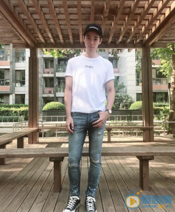 李唯枫小亭写真 李唯枫高清写真_李唯枫高清剧照