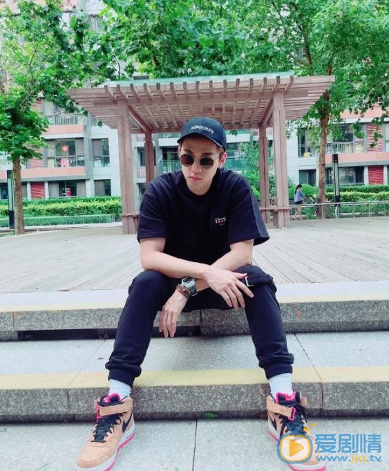李唯枫小亭写真 李唯枫高清写真_李唯枫高清剧照