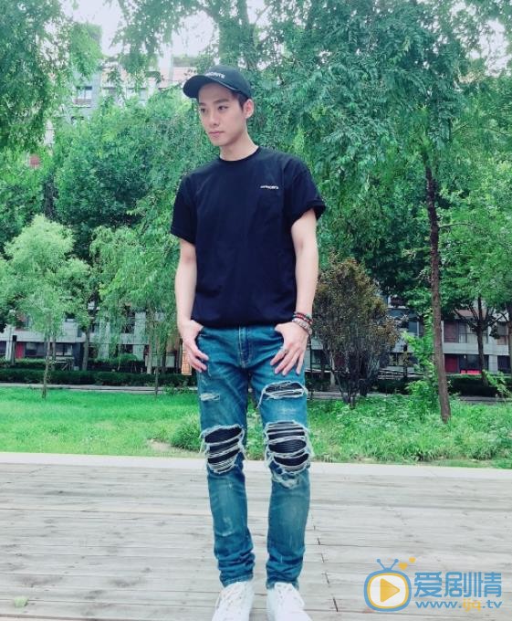 李唯枫穿搭写真 李唯枫高清写真_李唯枫高清剧照