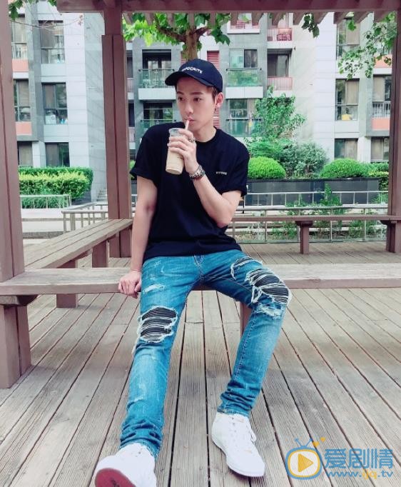 李唯枫小亭写真 李唯枫高清写真_李唯枫高清剧照