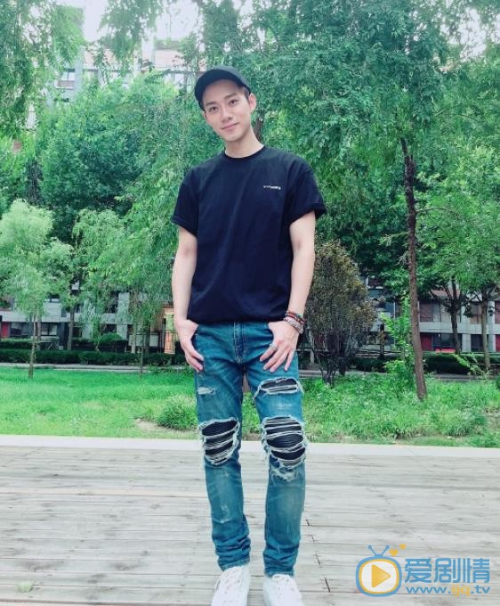 李唯枫穿搭写真 李唯枫高清写真_李唯枫高清剧照