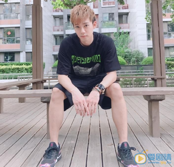 李唯枫小亭写真 李唯枫高清写真_李唯枫高清剧照