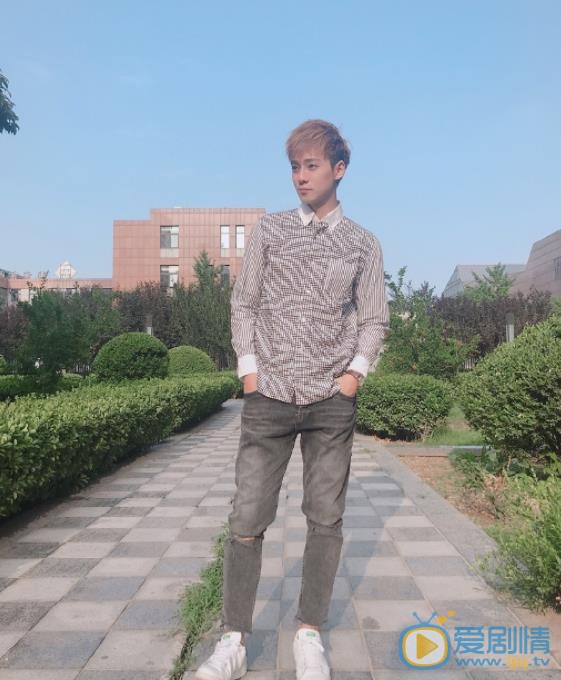李唯枫穿搭写真 李唯枫高清写真_李唯枫高清剧照