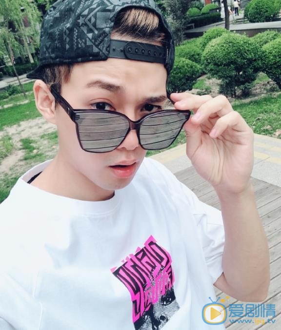 李唯枫自拍照 李唯枫高清写真_李唯枫高清剧照