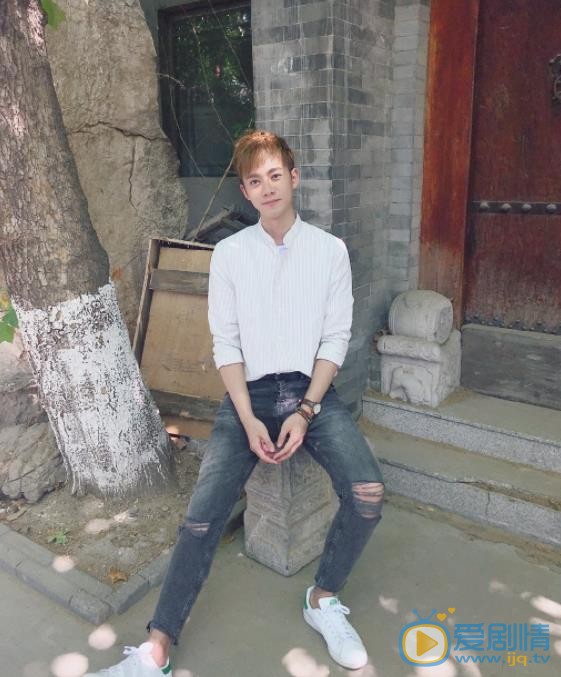 李唯枫街拍写真 李唯枫高清写真_李唯枫高清剧照