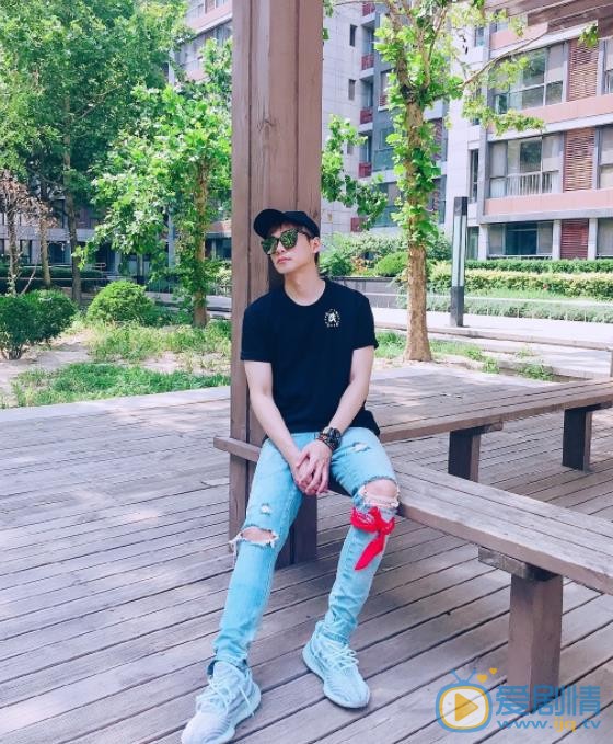 李唯枫小亭写真 李唯枫高清写真_李唯枫高清剧照