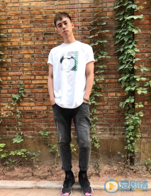 李唯枫街拍写真 李唯枫高清写真_李唯枫高清剧照
