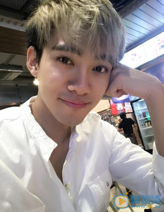 李唯枫自拍照 李唯枫高清写真_李唯枫高清剧照