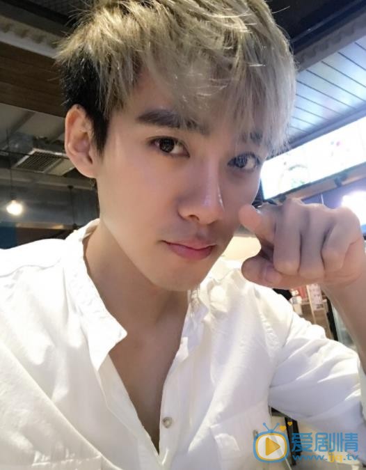李唯枫自拍照 李唯枫高清写真_李唯枫高清剧照