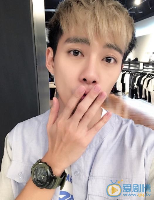 李唯枫自拍照 李唯枫高清写真_李唯枫高清剧照