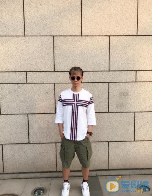 李唯枫街拍写真 李唯枫高清写真_李唯枫高清剧照