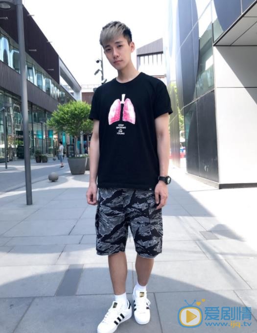 李唯枫街拍写真 李唯枫高清写真_李唯枫高清剧照