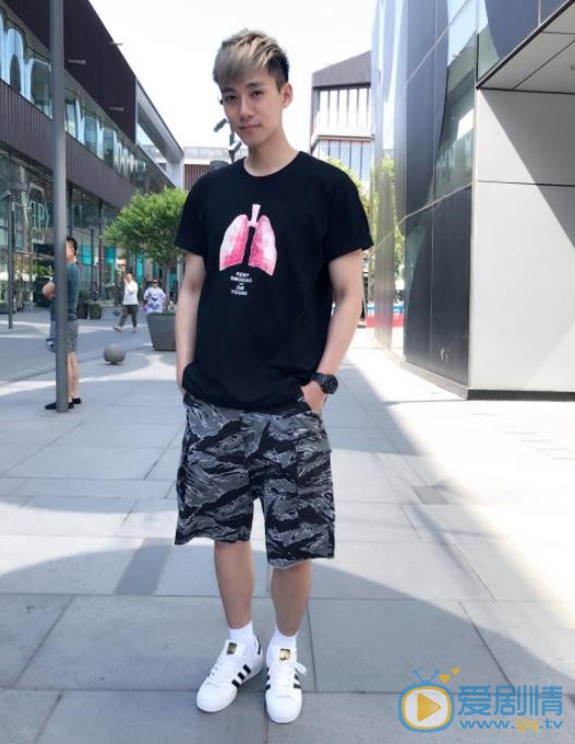 李唯枫街拍写真 李唯枫高清写真_李唯枫高清剧照