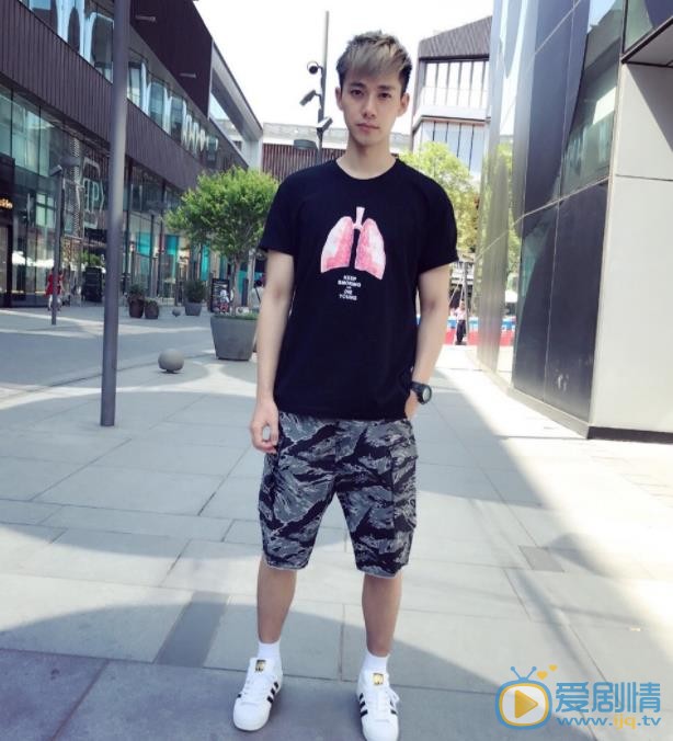 李唯枫街拍写真 李唯枫高清写真_李唯枫高清剧照