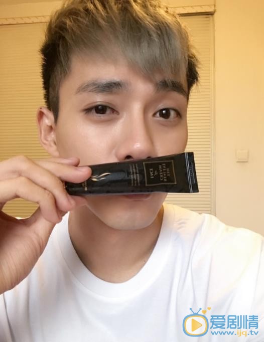 李唯枫自拍照 李唯枫高清写真_李唯枫高清剧照