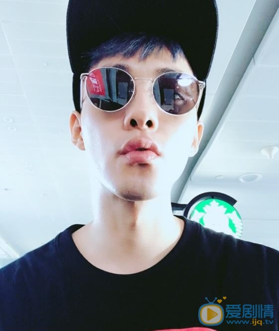 李唯枫自拍照 李唯枫高清写真_李唯枫高清剧照