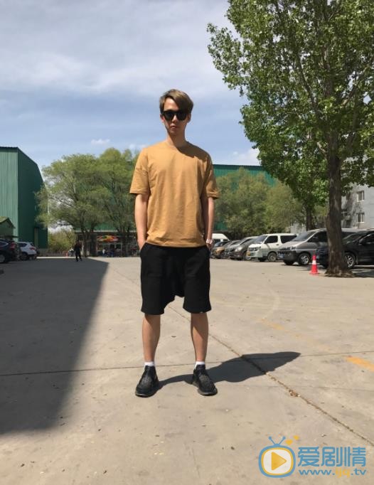 李唯枫街拍写真 李唯枫高清写真_李唯枫高清剧照