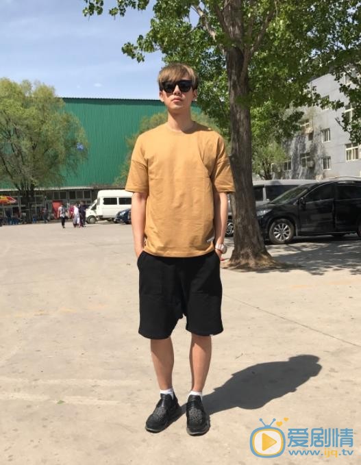 李唯枫街拍写真 李唯枫高清写真_李唯枫高清剧照