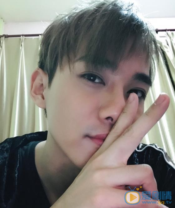李唯枫自拍照 李唯枫高清写真_李唯枫高清剧照