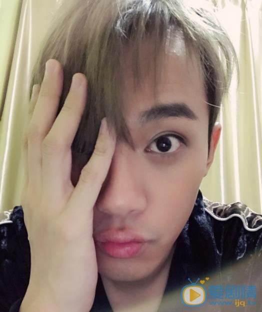 李唯枫自拍照 李唯枫高清写真_李唯枫高清剧照