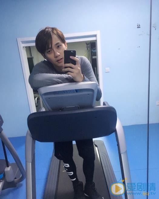 李唯枫自拍照 李唯枫高清写真_李唯枫高清剧照