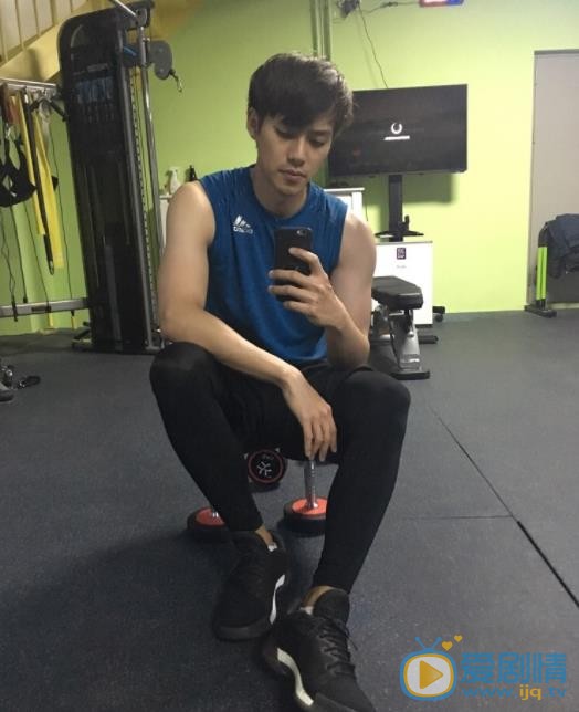 李唯枫自拍照 李唯枫高清写真_李唯枫高清剧照