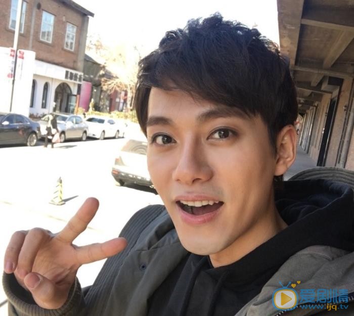 李唯枫自拍照 李唯枫高清写真_李唯枫高清剧照