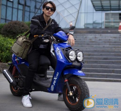 李唯枫街拍写真 李唯枫高清写真_李唯枫高清剧照