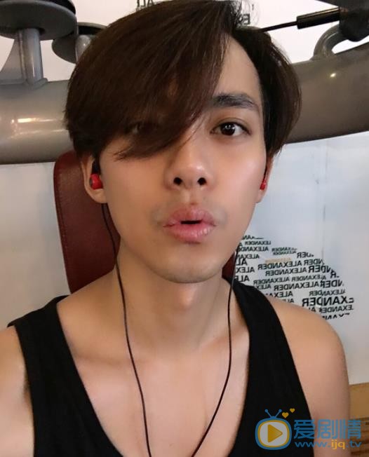 李唯枫自拍照 李唯枫高清写真_李唯枫高清剧照