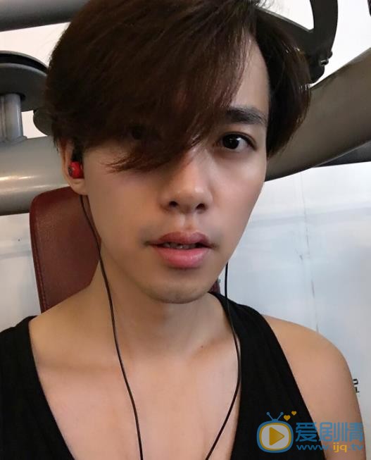 李唯枫自拍照 李唯枫高清写真_李唯枫高清剧照