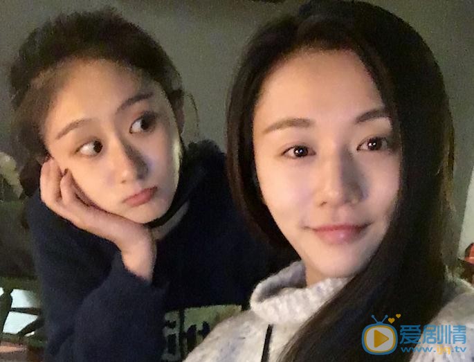 曹琦与人合照 曹琦高清写真_曹琦高清剧照