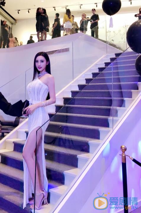 吴春怡车模写真 吴春怡高清写真_吴春怡高清剧照